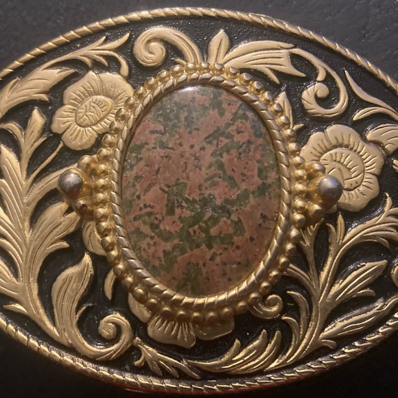 Rare Find Gold & Black Oval Shaped Floral & Leaf Design Belt Buckle - Picture 9 of 16
